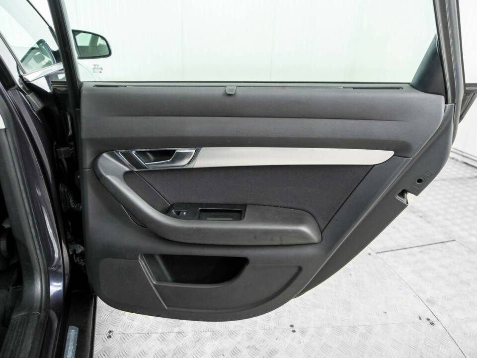 Immagine 40/45 di Audi A6 Avant 2.4 (2006)