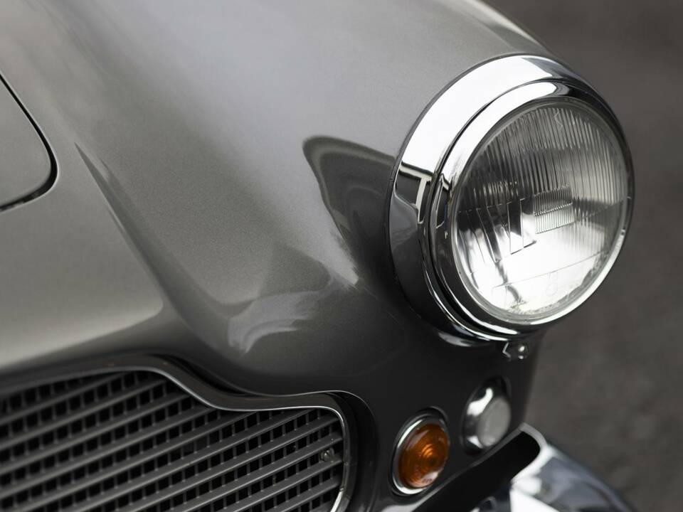 Image 45/50 of Aston Martin DB 4 (1962)