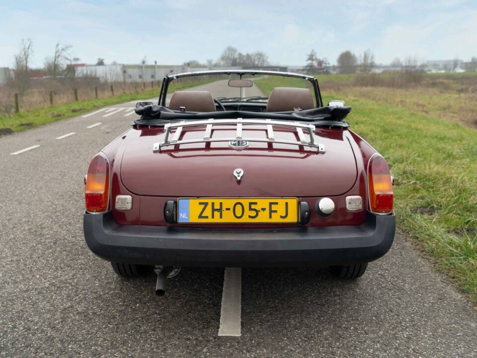 Image 3/6 of MG MGB (1979)