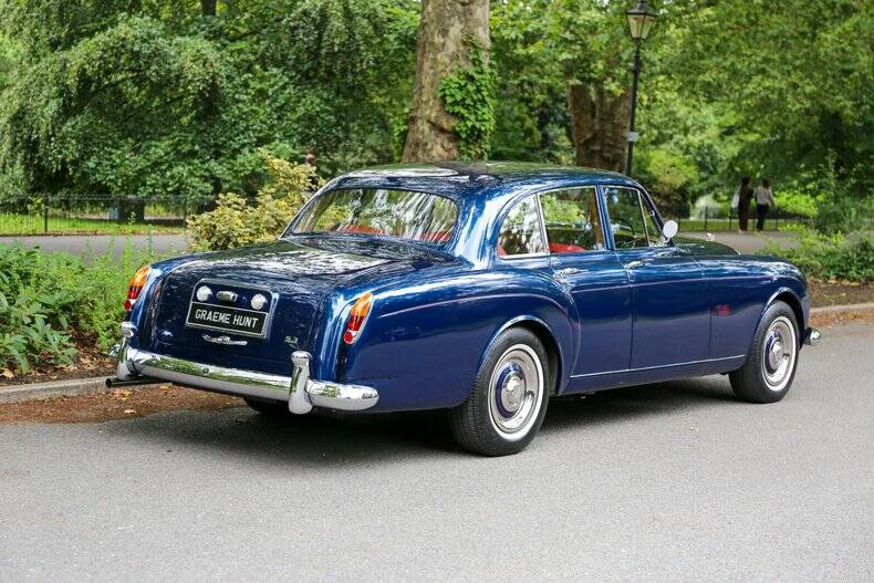 Image 25/49 of Bentley S 3 Continental Flying Spur (1964)