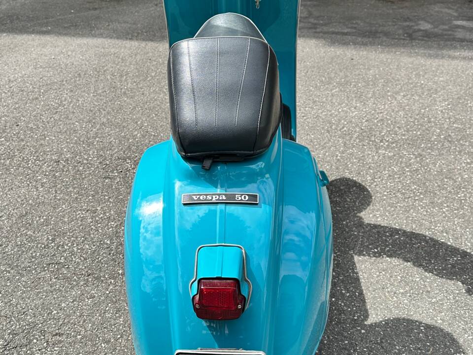 Immagine 3/8 di Piaggio Vespa 50 R (1971)
