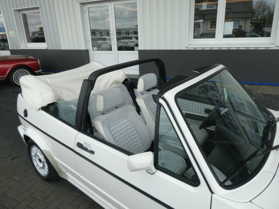 Image 17/23 of Volkswagen Golf Mk I Convertible 1.8 (1992)
