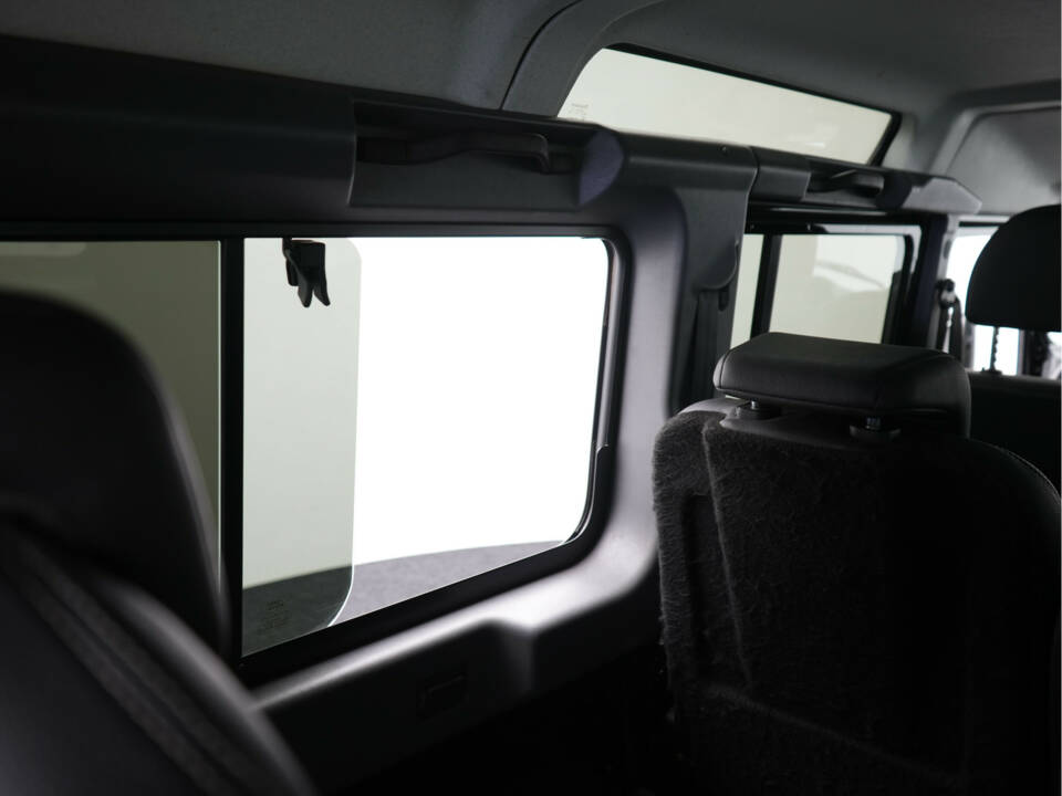 Image 32/35 de Land Rover Defender 110 (2007)