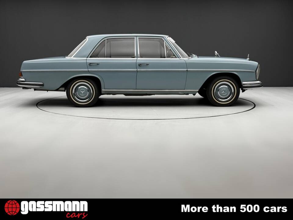 Image 4/15 of Mercedes-Benz 250 S (1966)