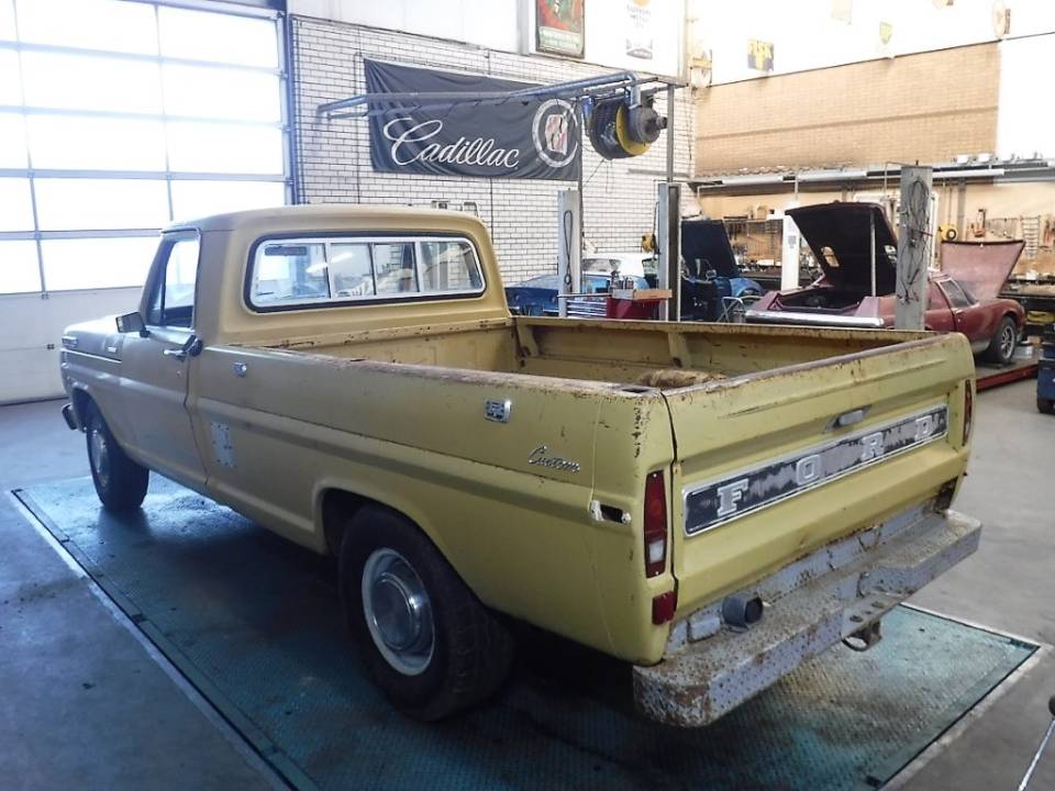 Image 3/50 of Ford F-250 (1972)