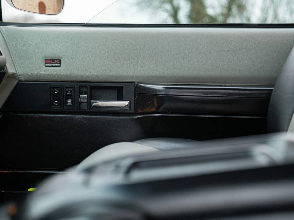 Image 40/50 of GMC Sierra 1500 (1990)