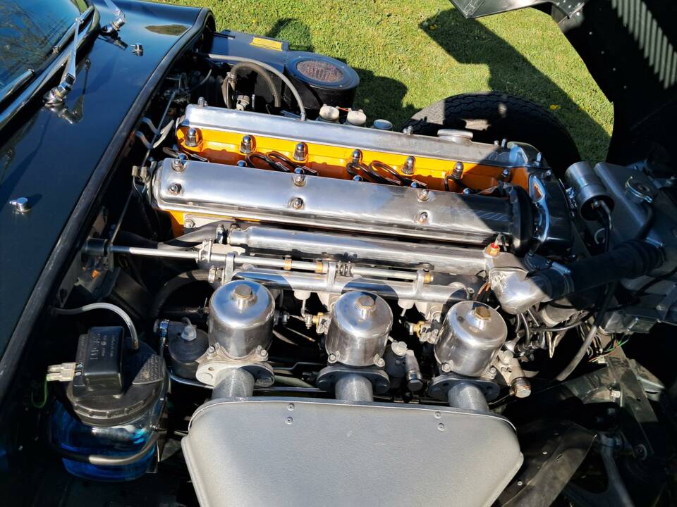 Image 7/74 of Jaguar E-Type 3.8 Flat Floor (1961)