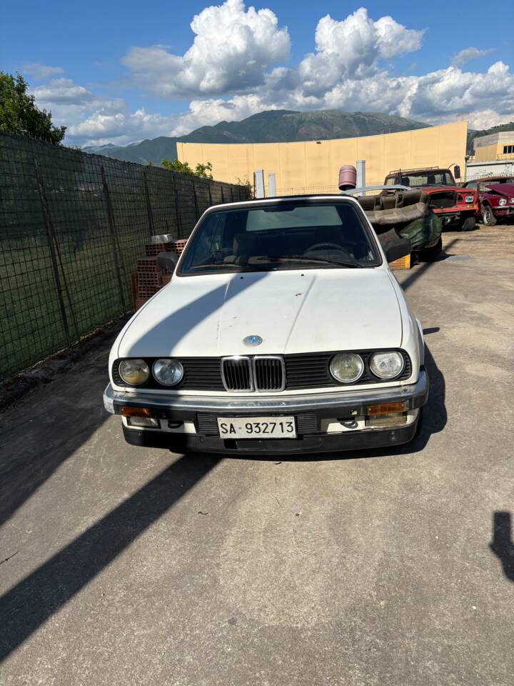 Image 1/14 of BMW 320i (1987)