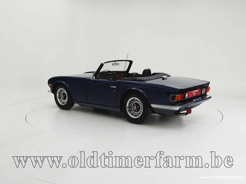 Image 4/15 de Triumph TR 6 (1971)