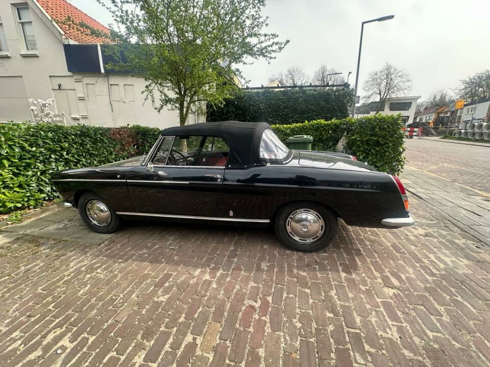 Imagen 11/26 de Peugeot 404 Convertible (1968)