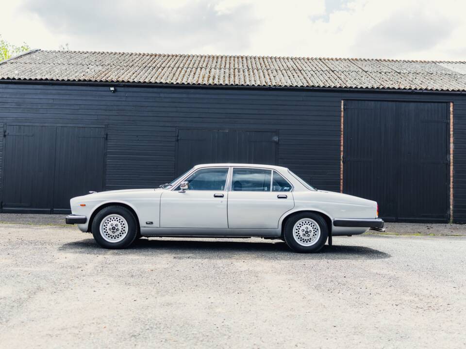 Imagen 18/50 de Jaguar XJ 6 4.2 (1982)