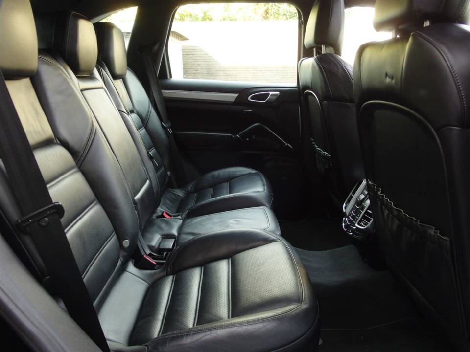 Imagen 64/97 de Porsche Cayenne Turbo (2011)