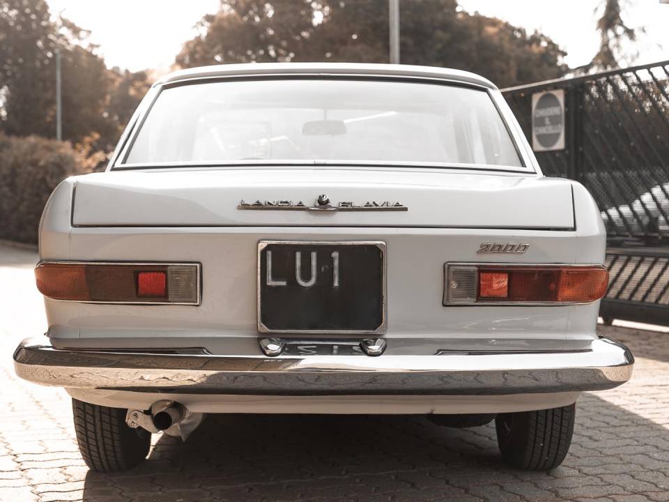 Image 5/34 of Lancia Flavia Coupé 2000 (1970)