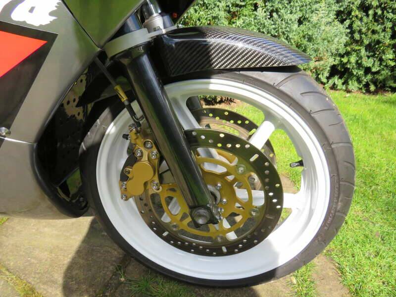 Afbeelding 17/41 van Honda VFR 400R (1992)