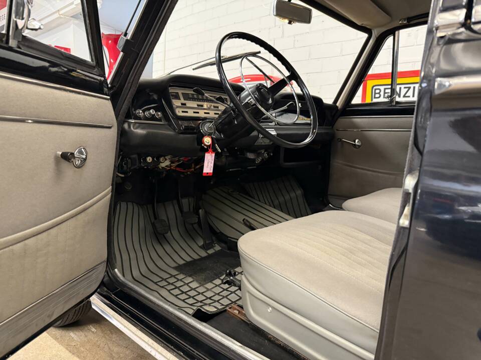 Image 8/17 de FIAT 1300 (1964)