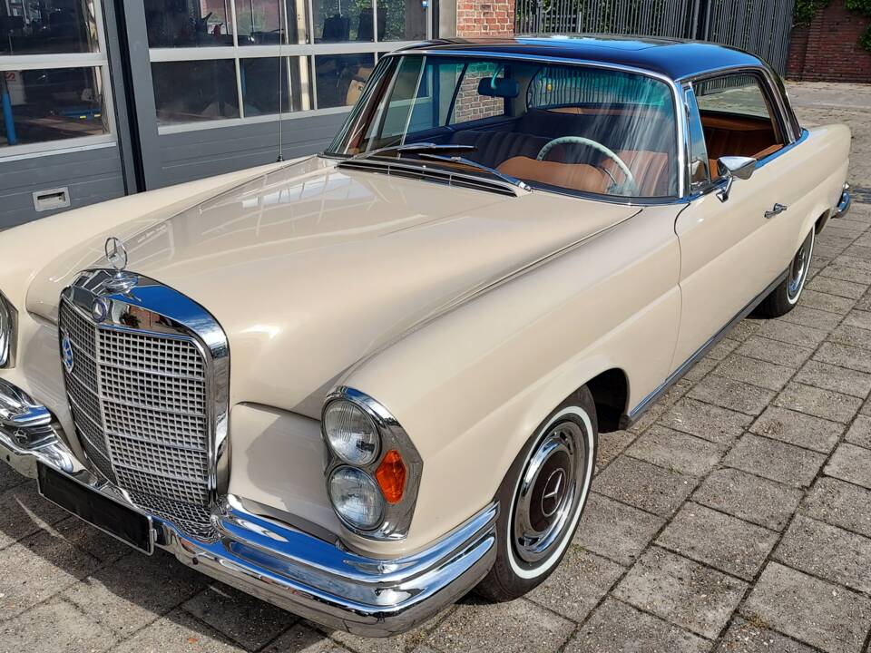 Bild 1/29 von Mercedes-Benz 280 SE (1968)
