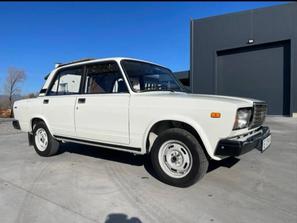 Image 1/17 of Lada 2107 (1988)