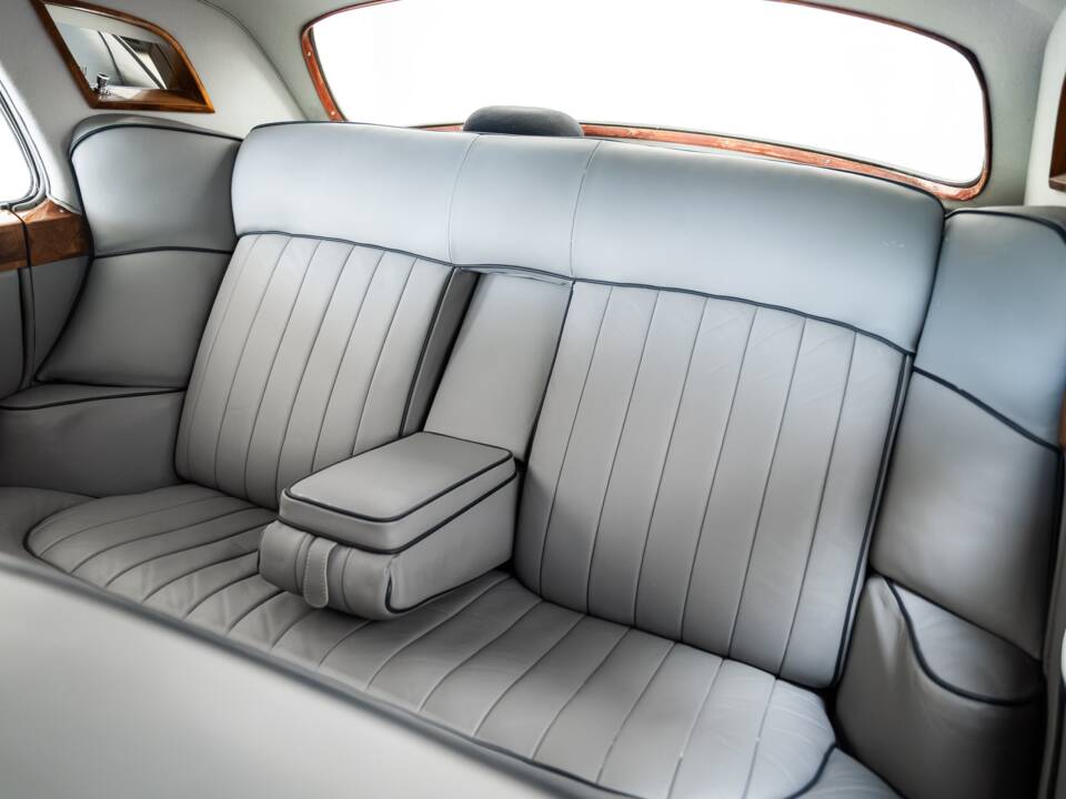 Image 25/40 of Rolls-Royce Silver Cloud II (1960)