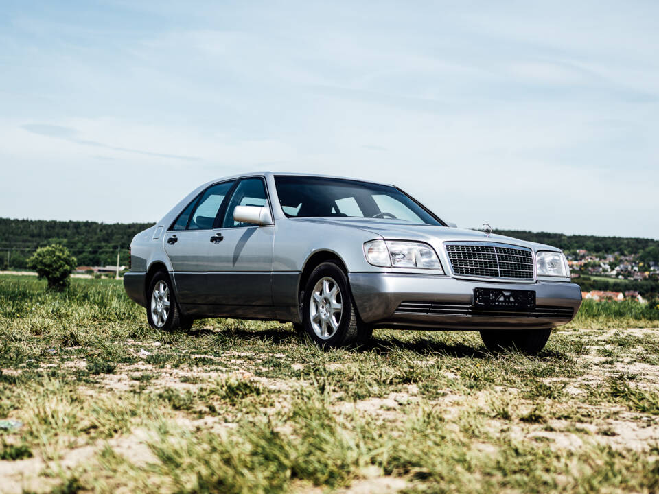 Image 2/57 de Mercedes-Benz 500 SE (1992)