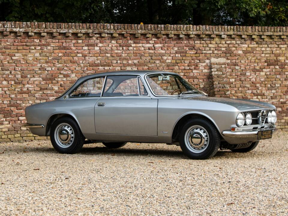 Afbeelding 35/50 van Alfa Romeo 1750 GT Veloce (1969)