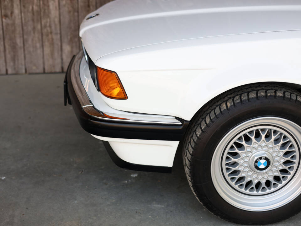 Bild 58/70 von BMW 735i (1991)