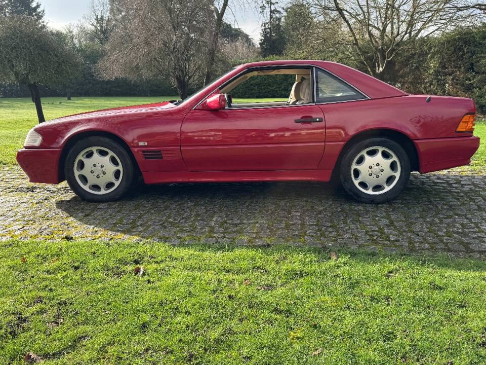 Image 10/30 of Mercedes-Benz SL 280 (1994)