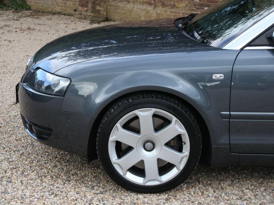 Image 23/50 de Audi S4 (2004)
