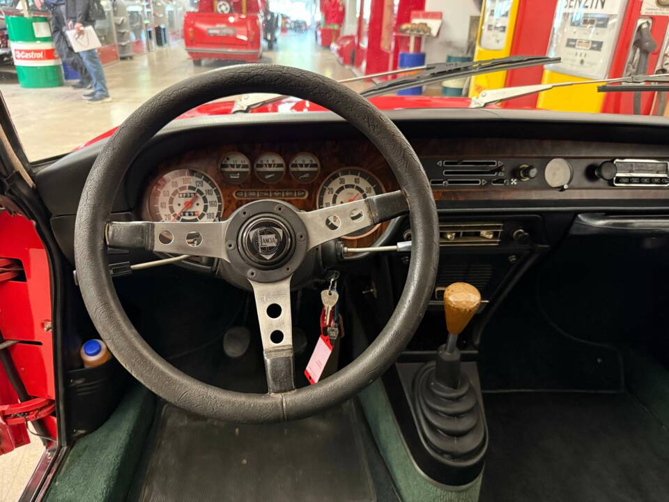 Image 8/18 of Lancia Fulvia Coupe (1975)