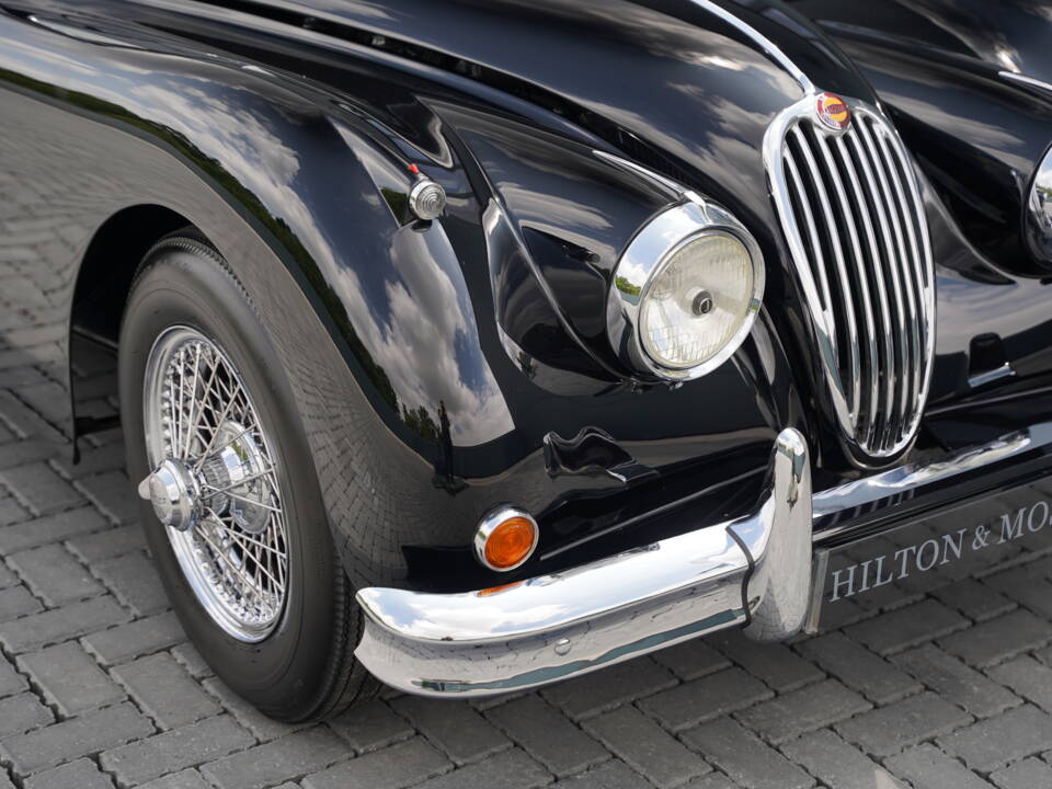 Image 39/50 of Jaguar XK 140 DHC (1956)