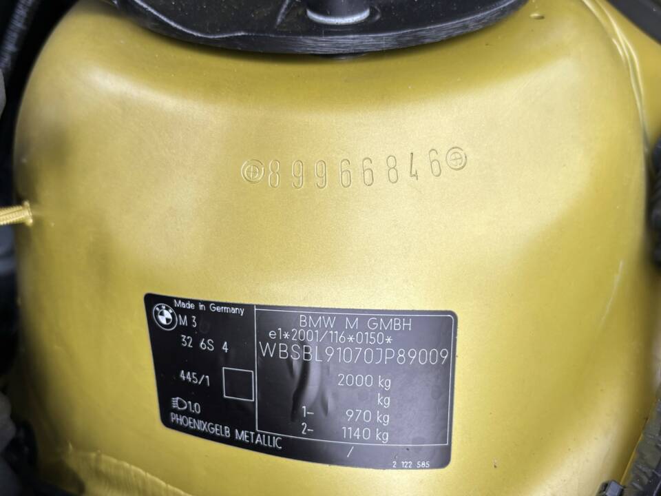 Image 21/30 of BMW M3 (2004)