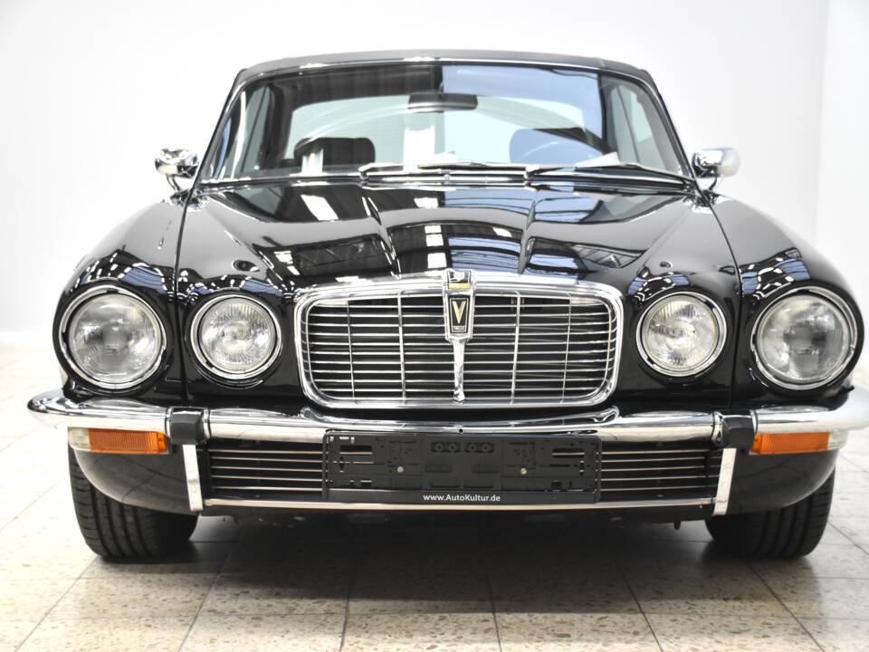 Bild 2/40 von Jaguar XJ 5.3 C (1976)