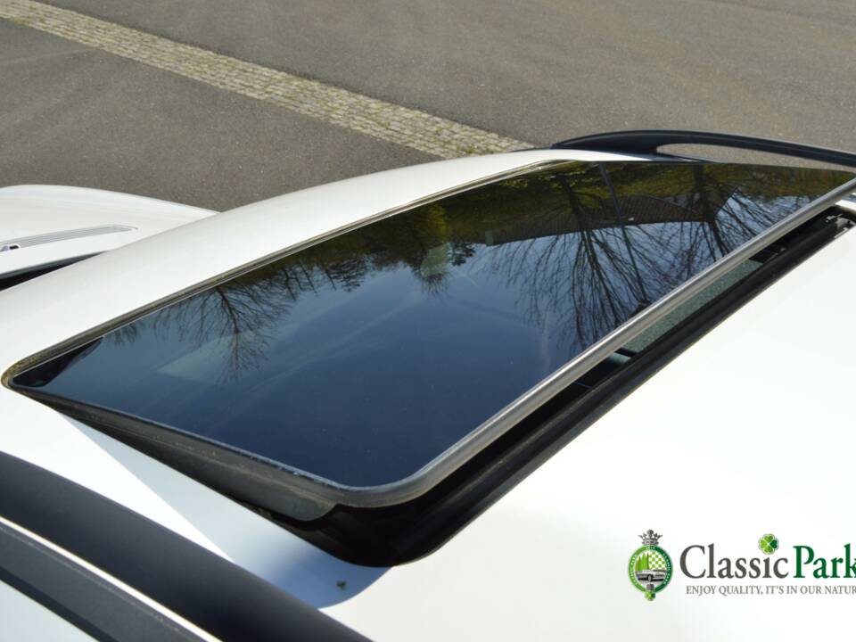 Image 28/50 of Mercedes-Benz E 500 T (2004)