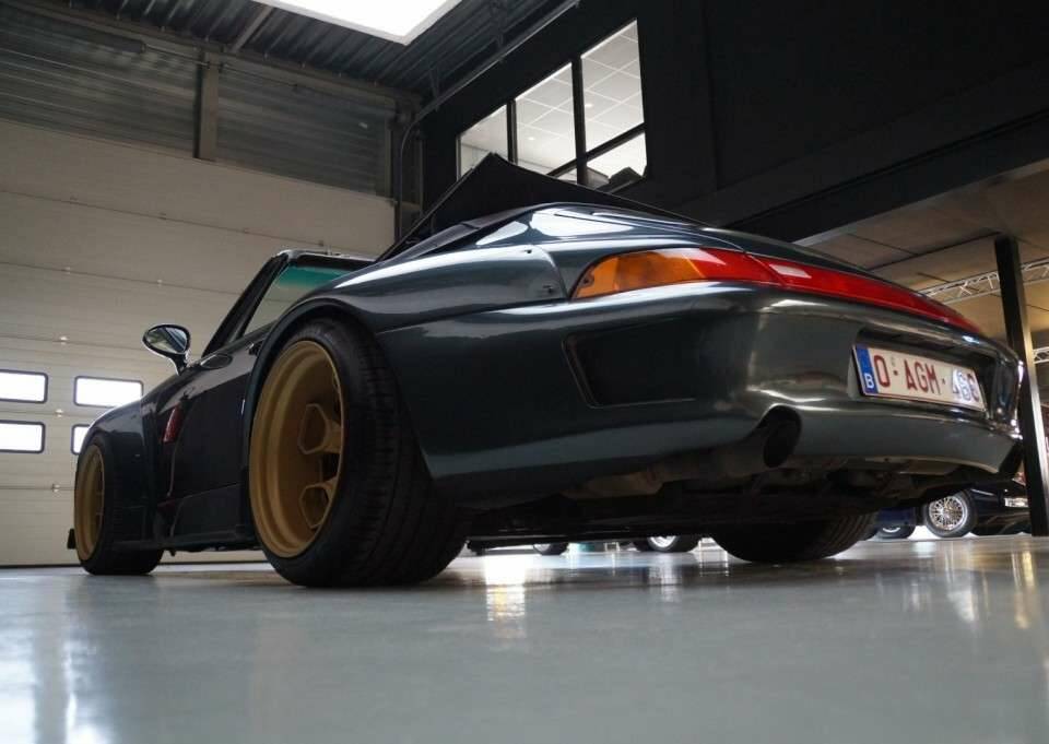 Image 43/50 of Porsche 911 Carrera RWB (1995)
