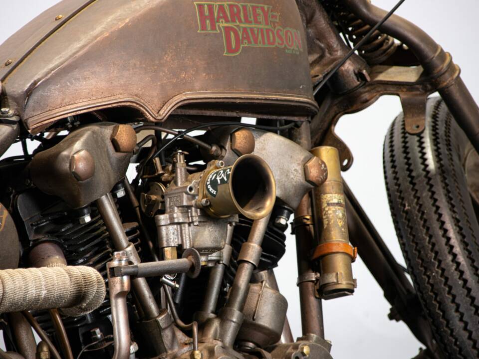 Bild 14/50 von Harley-Davidson FXSTC 1340 Softail Custom (1989)