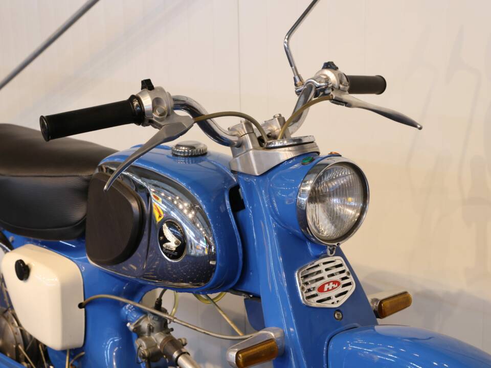 Bild 11/22 von Honda Super Cub C 110 (1900)