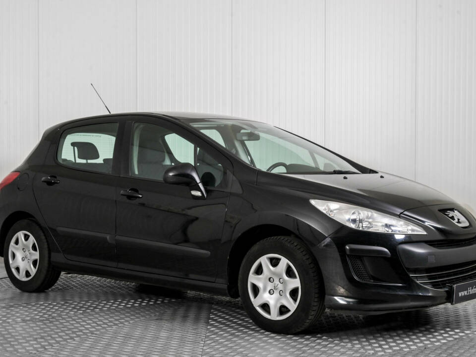 Bild 5/48 von Peugeot 308 1.6 VTi 120 Break (2008)