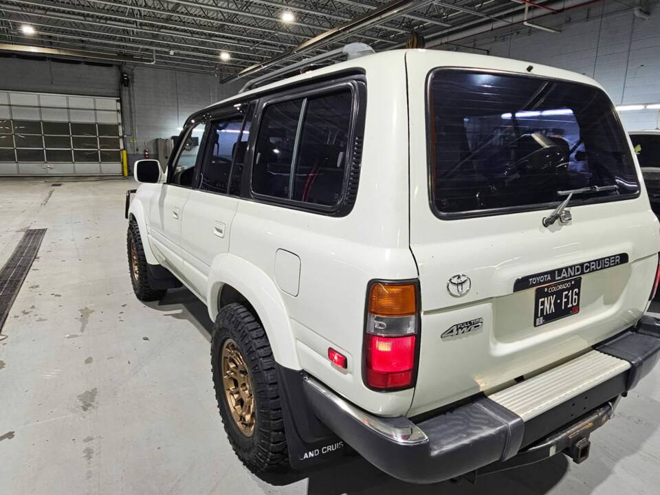 Image 8/48 de Toyota Land Cruiser FJ80 (1992)