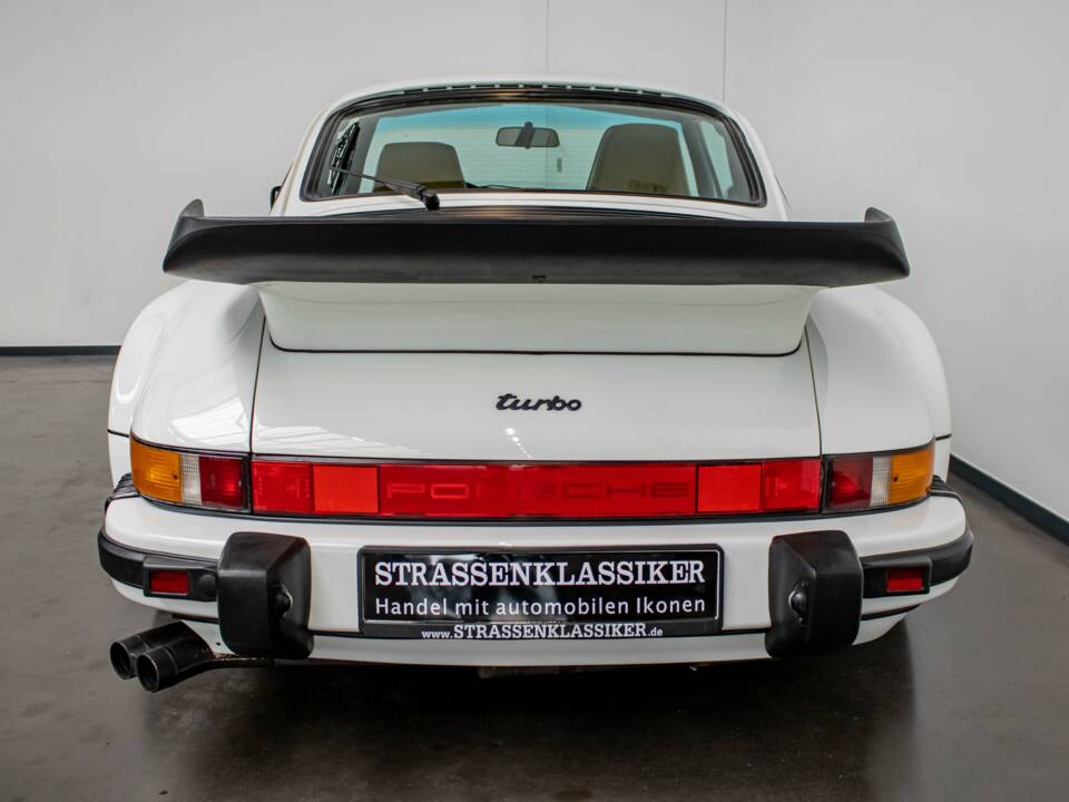 Immagine 9/21 di Porsche 911 Turbo 3.3 (1987)