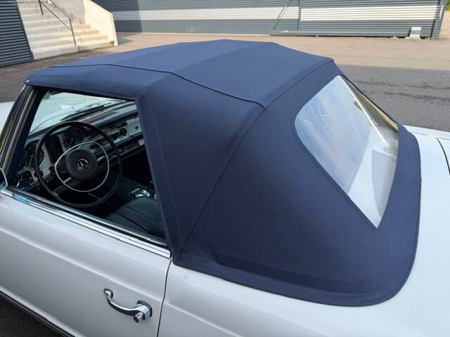 Image 19/19 of Mercedes-Benz 280 SL (1971)