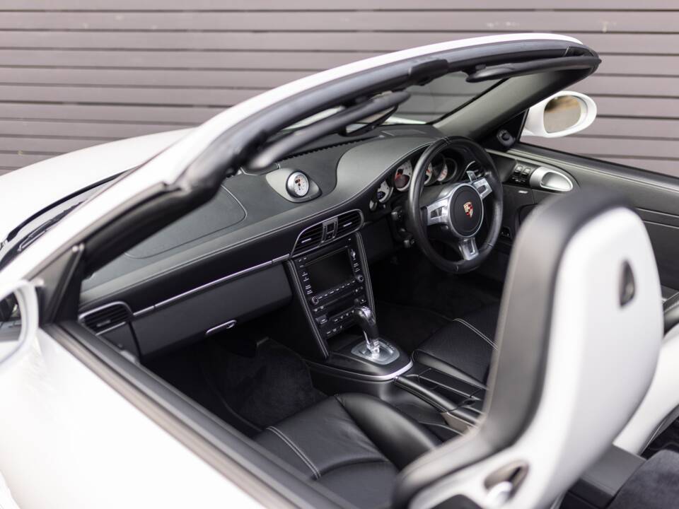 Bild 34/39 von Porsche 911 Turbo (2011)