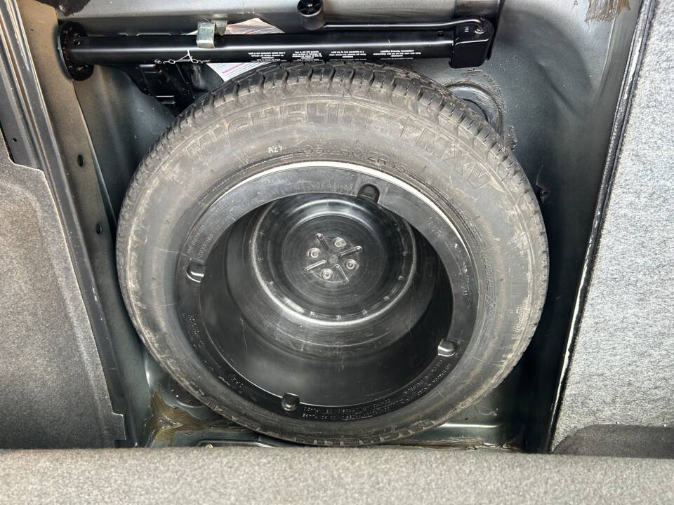 Image 32/47 of Mercedes-Benz 300 CE-24 (1992)