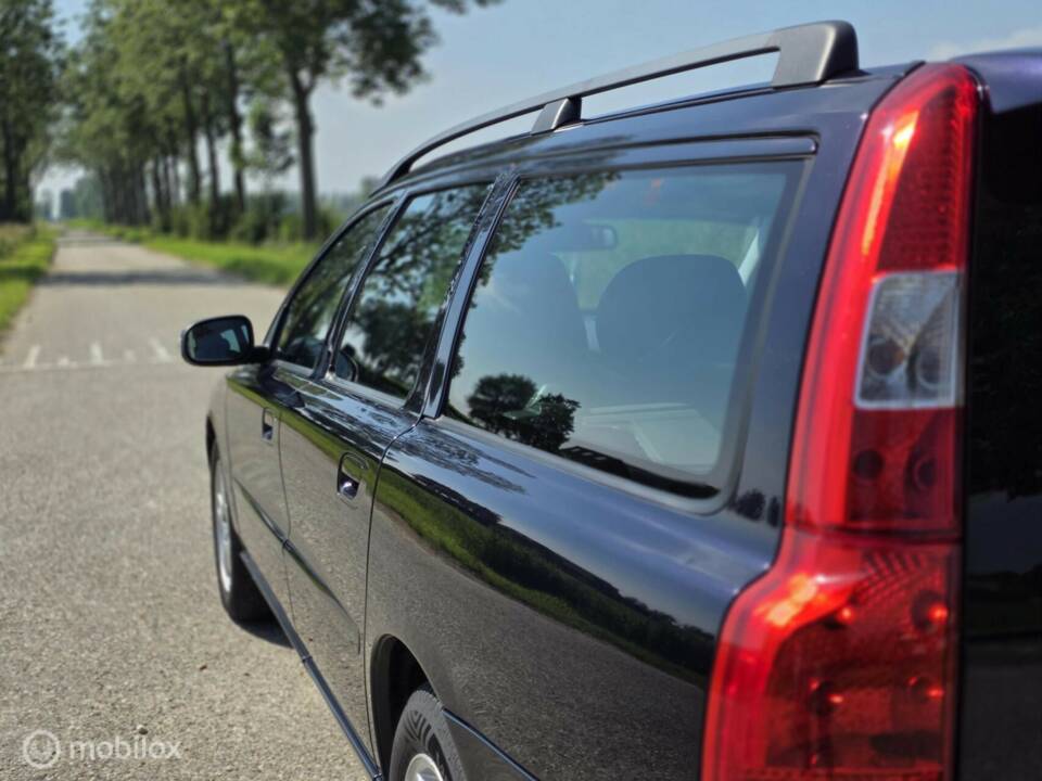 Image 8/29 de Volvo V 70 2.4 (2007)