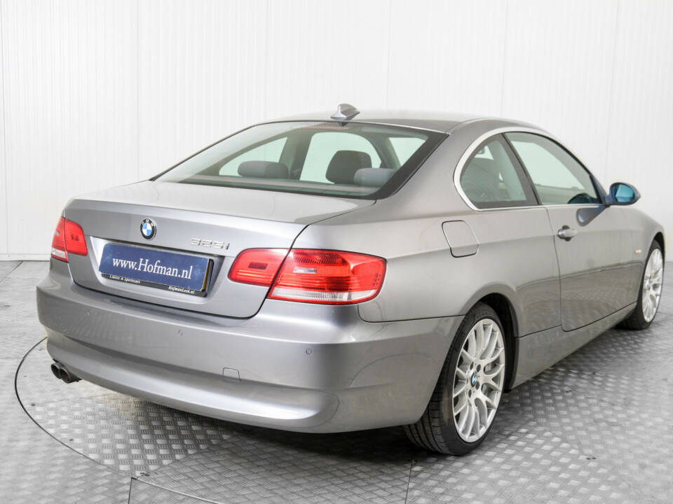 Imagen 26/50 de BMW 325i (2007)