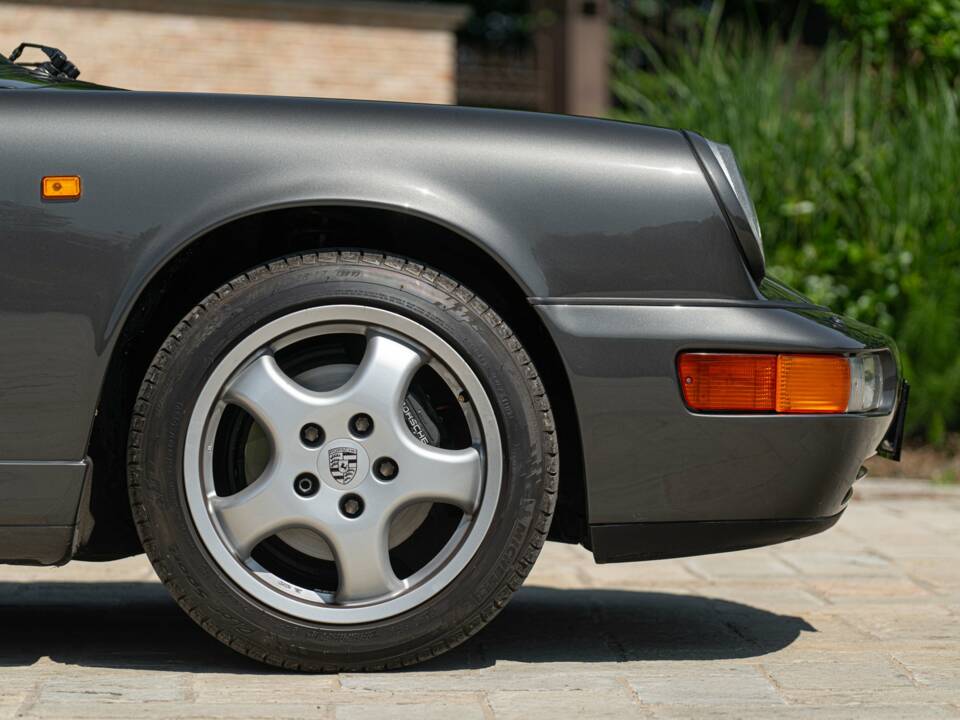 Immagine 37/50 di Porsche 911 Carrera 4 (1990)
