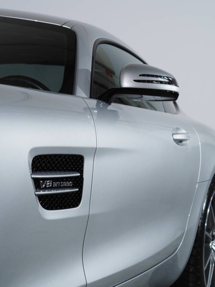 Image 9/49 of Mercedes-AMG GT-S (2015)
