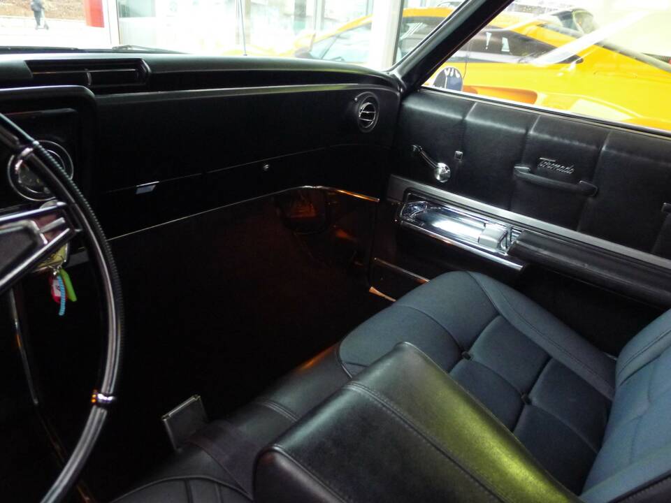 Image 11/15 of Oldsmobile Toronado (1967)