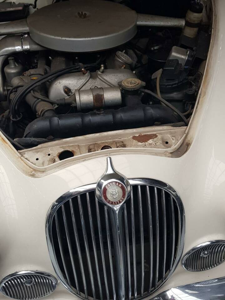 Image 29/35 of Jaguar Mk II 2.4 (1961)