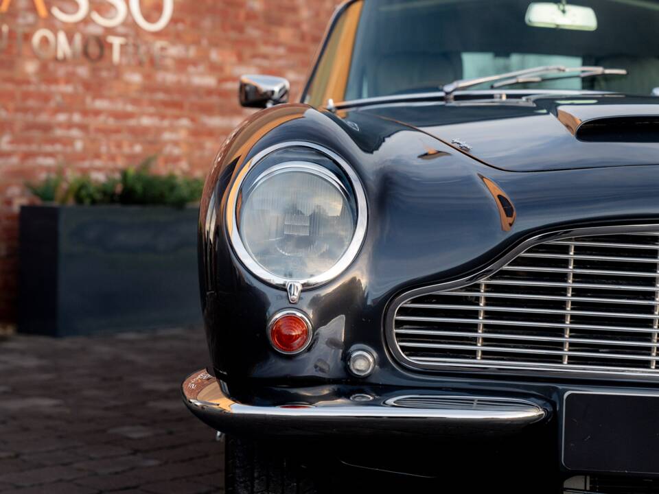 Image 19/79 of Aston Martin DB 6 (1968)