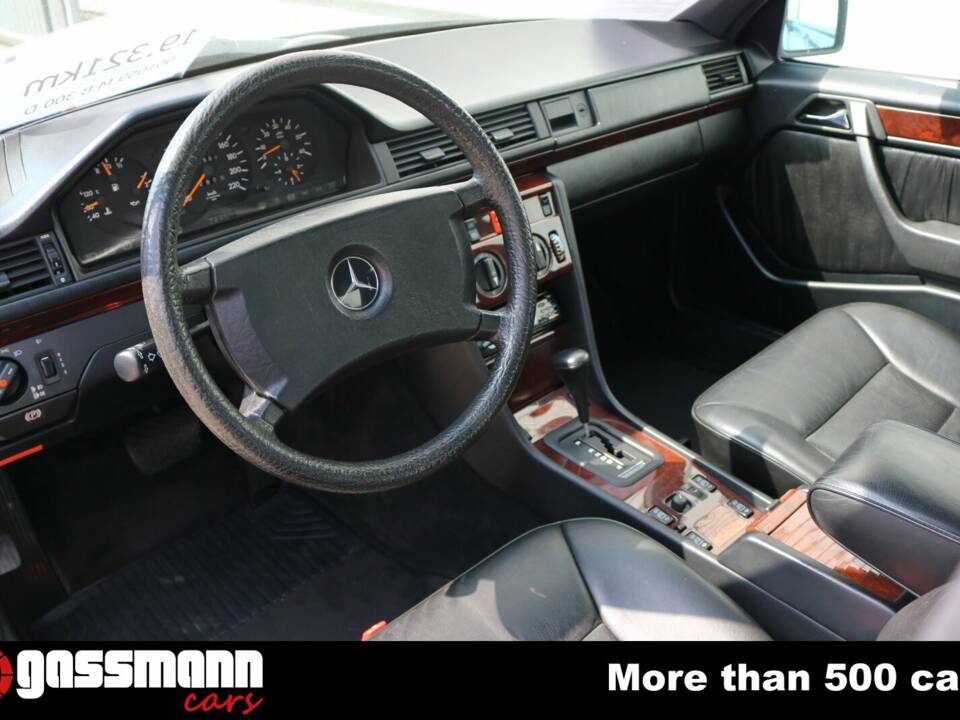 Bild 12/15 von Mercedes-Benz 300 D (1990)