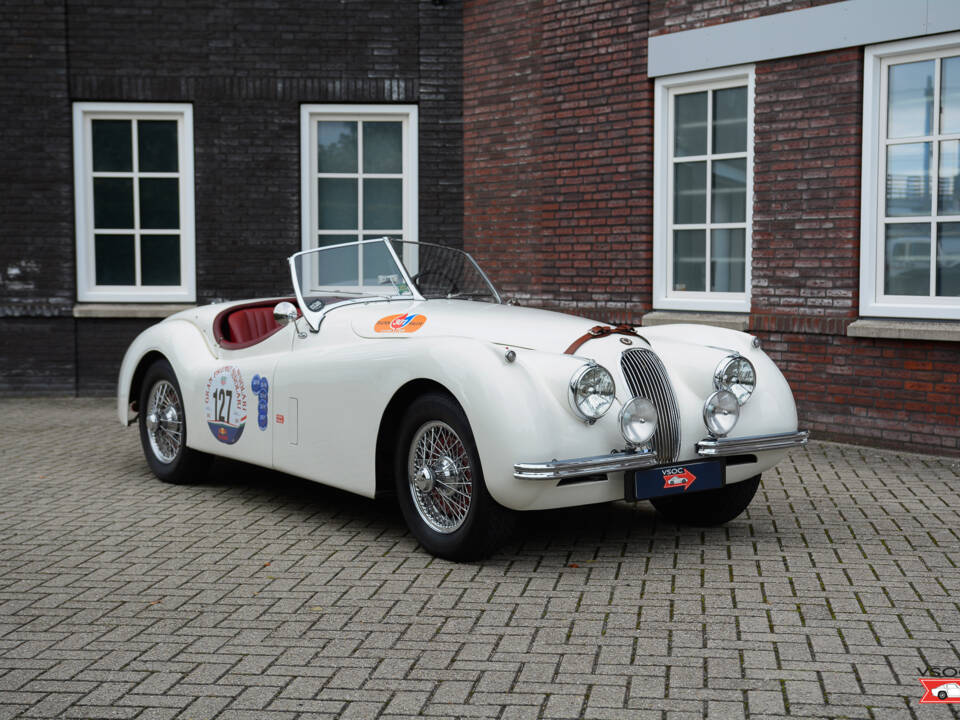 Image 3/19 of Jaguar XK 120 SE OTS (1954)